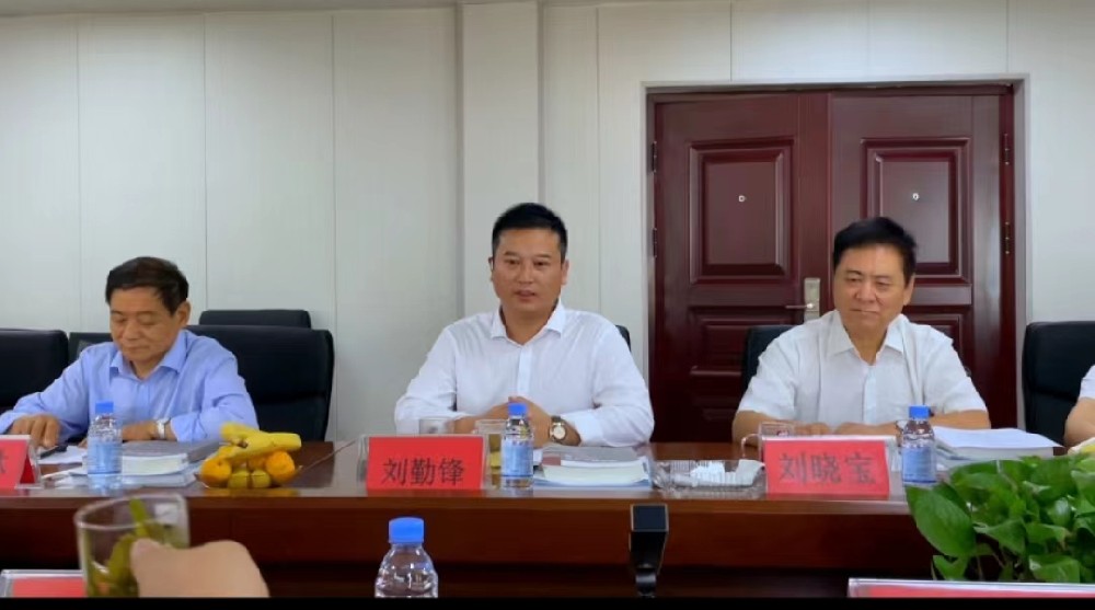 多拼式大斷面隧道窯&移動式隧道窯大規(guī)模固廢處置技術(shù)裝備暨煤矸石、建筑垃圾盾溝泥等大宗固廢燒結(jié)法技術(shù)裝備專場推介會圓滿落幕！